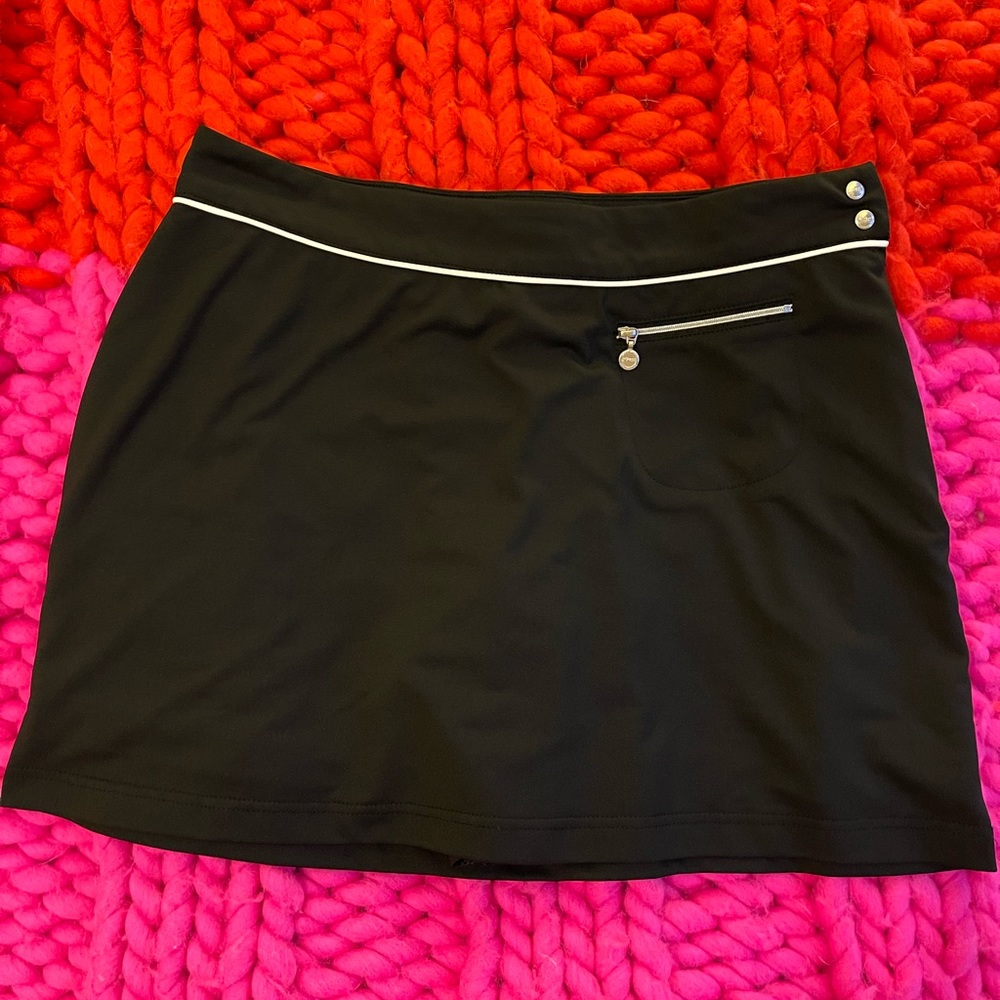 XDS Daily Sports black golf or tennis skirt size medium (GUC)
